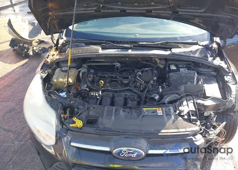 2013 Ford Focus Se z USA, uszkodzony, nr VIN 1FADP3F21DL253359